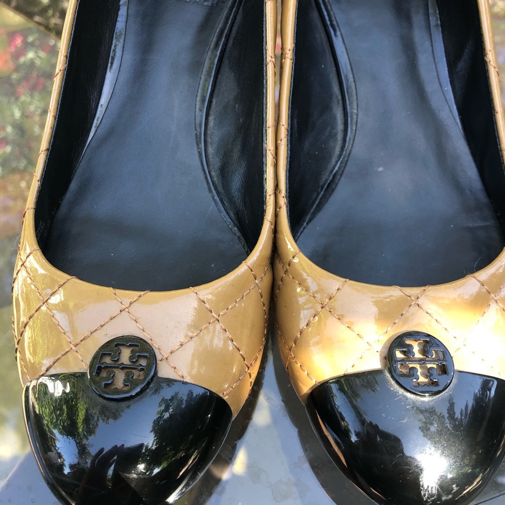 Tory Burch Kaitlin Quilted Cap-Toe Pump - Picture 3 of 7